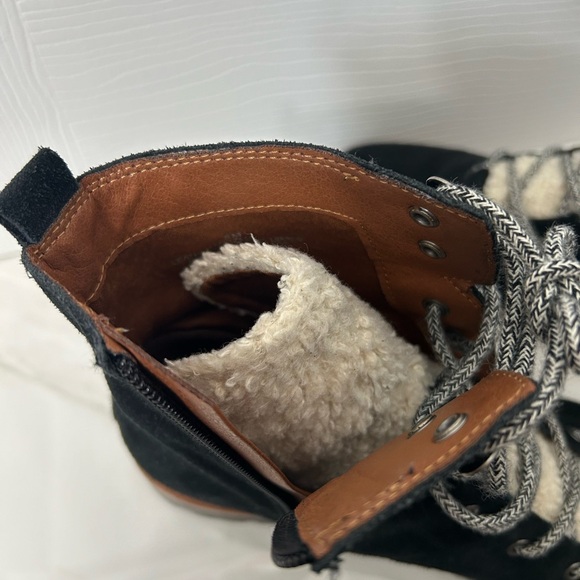 Marc Fisher Boots Suede Leather Black Tan Lace Up Womens 8 Ankle Faix Fur Lined - Picture 14 of 16